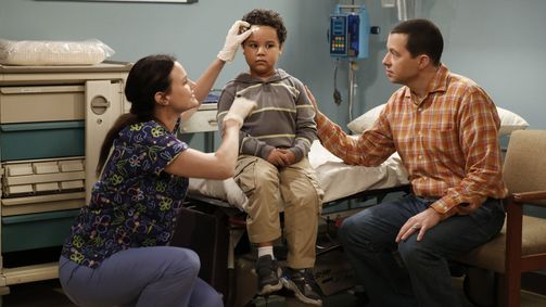 Two and a Half Men Two and a Half Men Folge 6: Alan hat ein Kind erschossen