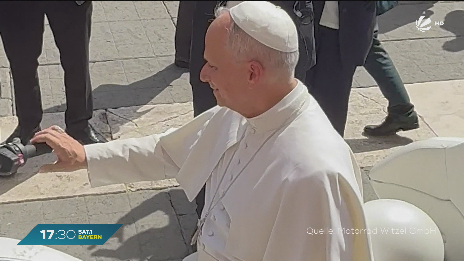 “Papst-Bike” versteigert: 130.000 Euro für Kinderhilfsprojekt