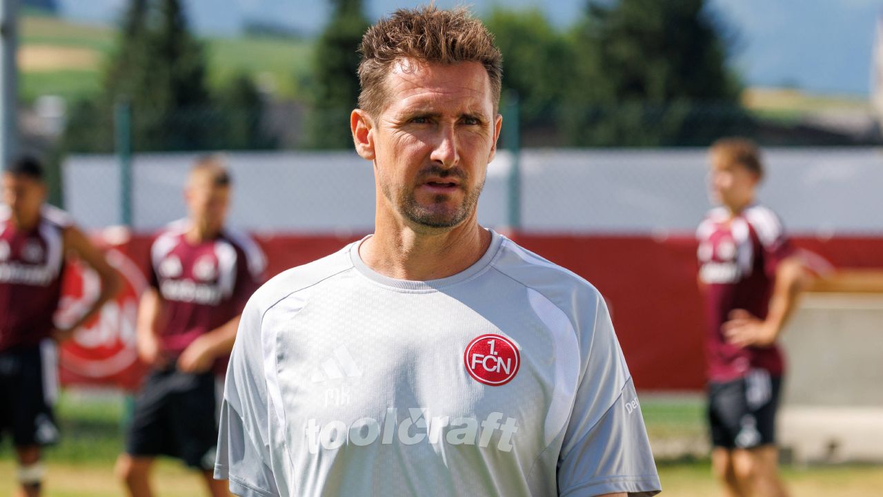 VIDEO: 2. Bundesliga - Miroslav Klose startet mit Druck: "Fehler gemacht"