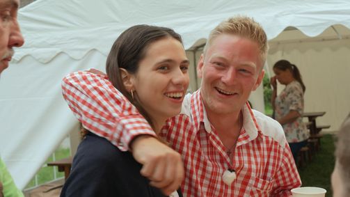 Bauer sucht Frau BAUER SUCHT FRAU - 22. STAFFEL Folge 12: Verräterische Knutschflecken