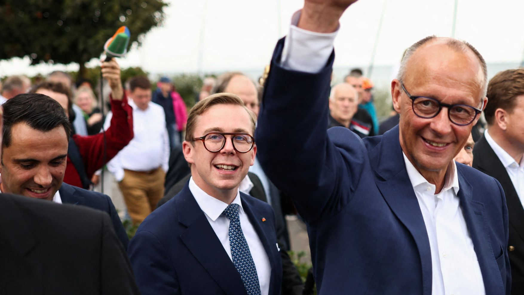 Merz bei Wahlkampf im Osten ausgebuht