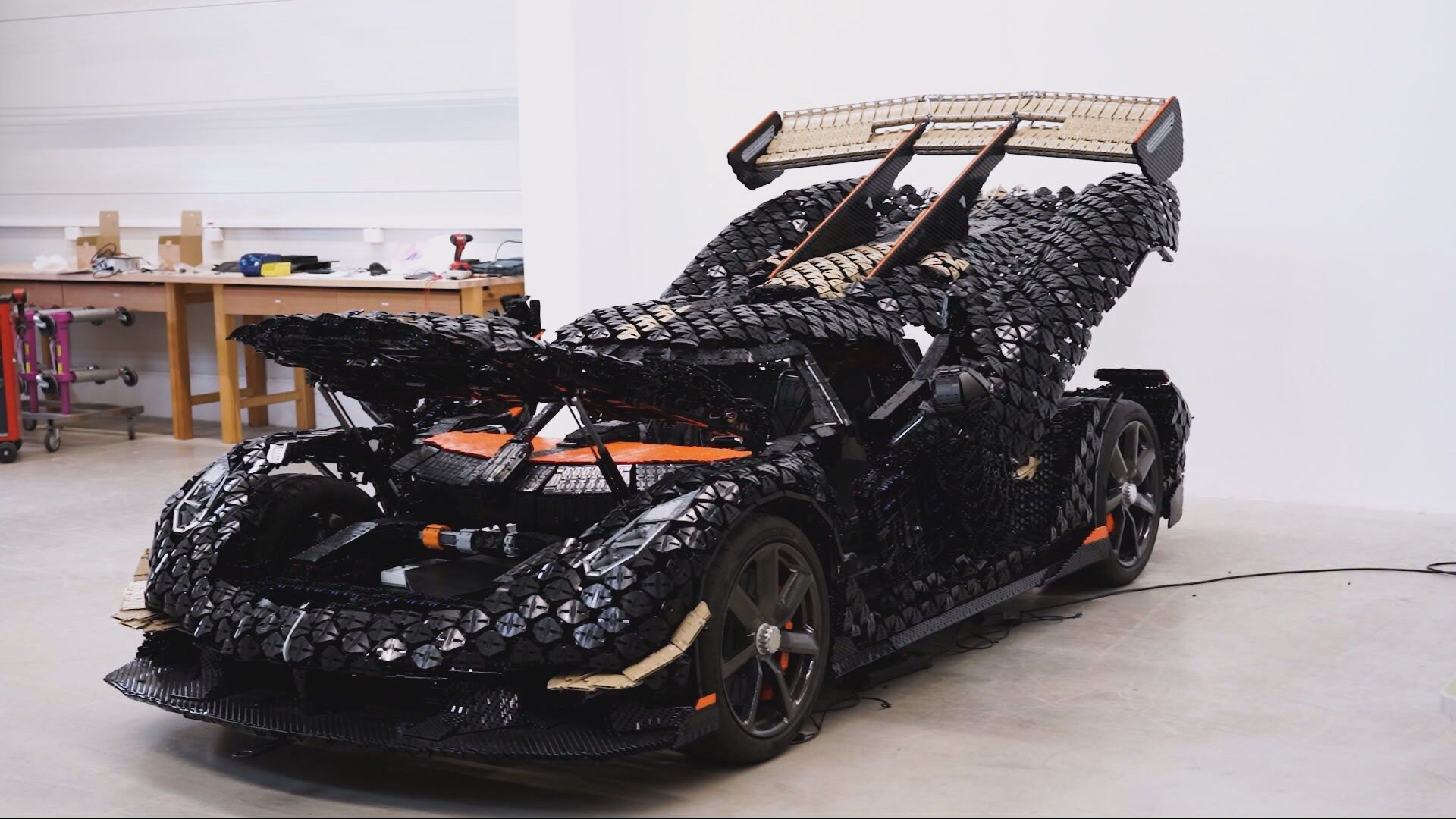 Kindheitstraum: 111km/h schneller Sportwagen aus Lego!