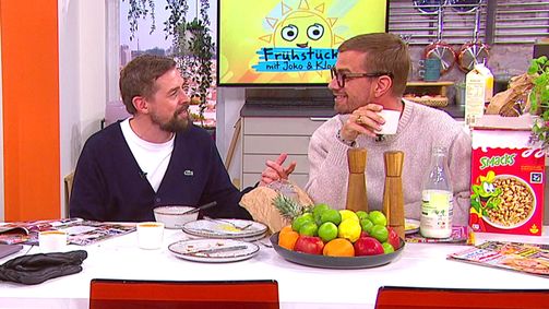 LIVE: 24 Stunden von Joko & Klaas LIVE: 24 Stunden von Joko & Klaas Folge 3: Frühstück mit Joko & Klaas auf zwei Sendern gleichzeitig