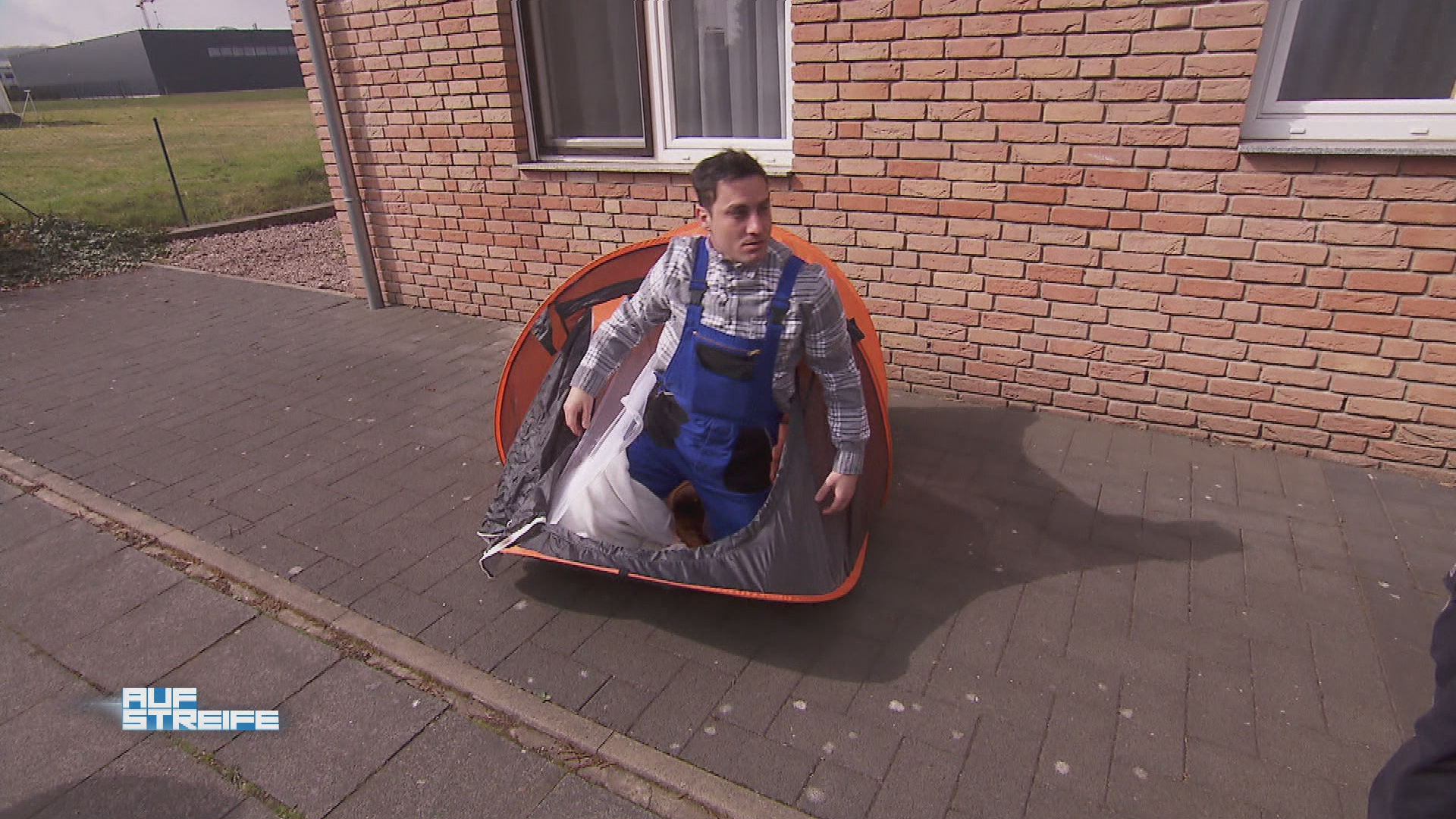Ein Mann von Zelt