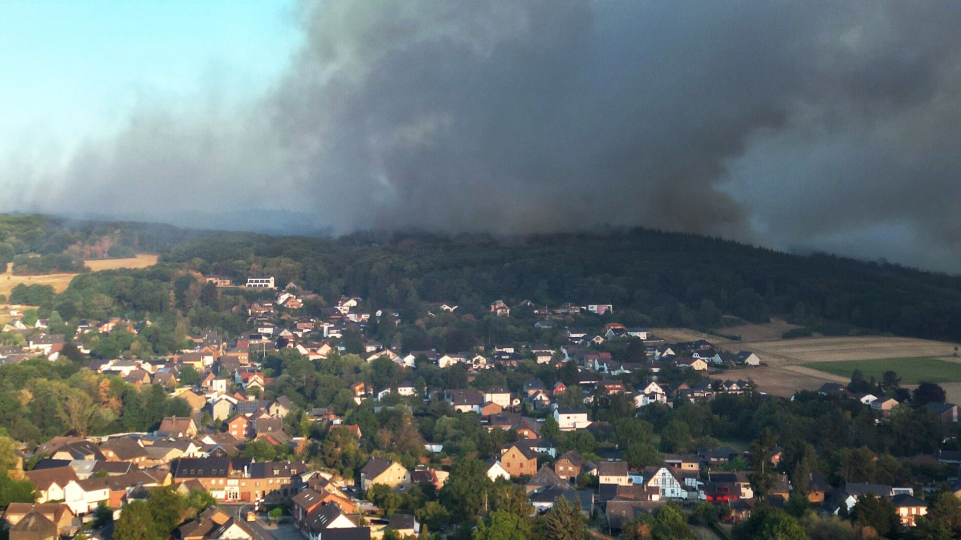 Waldbrand in NRW bedroht Hürtgenwald-Gey