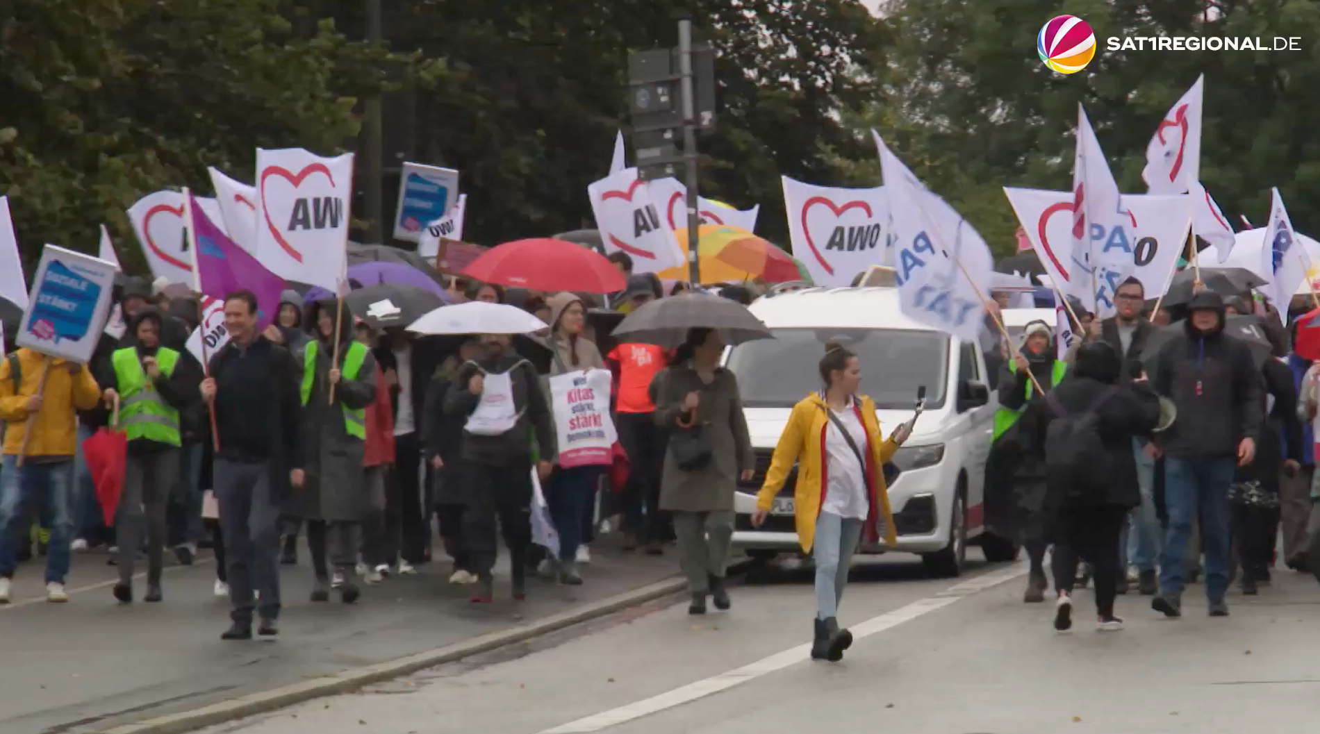Großdemo in Kiel: Tausende protestieren gegen Kürzungen der Bundesregierung