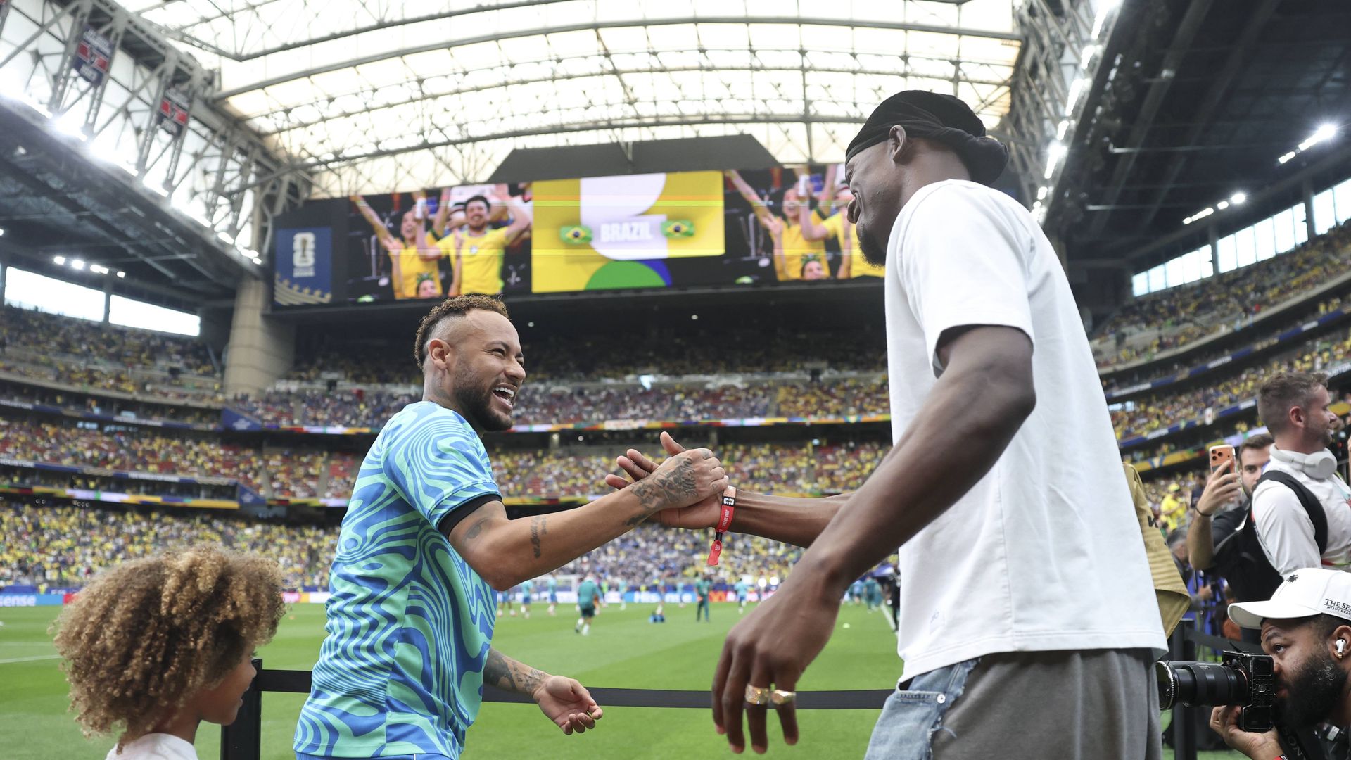 NBA: Butler feiert Geburtstag und liefert sich Battle mit Neymar