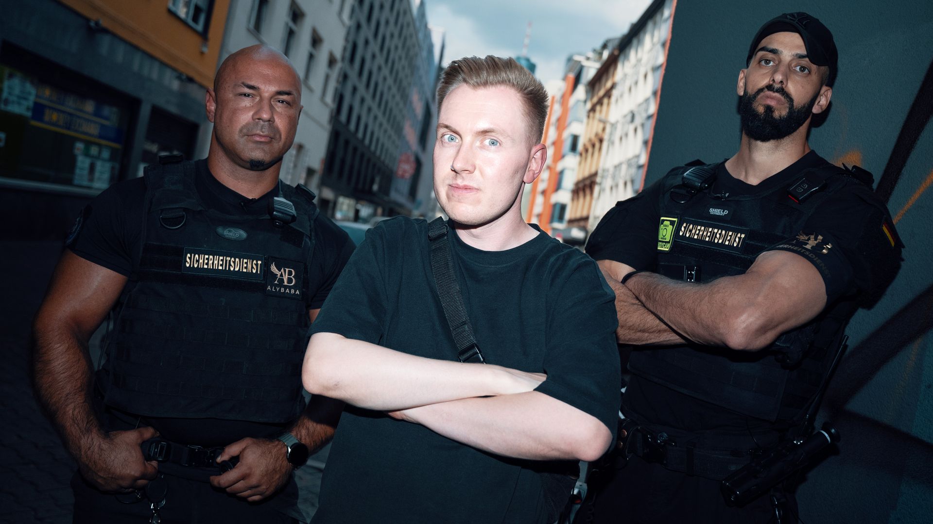 Skyline über Drogenszene: Das Leben mit privatem Sicherheitsdienst