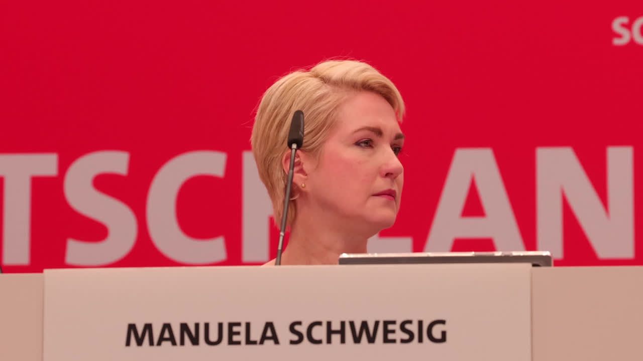 Vor TV-Duell: Schwere Vorwürfe gegen Schwesig
