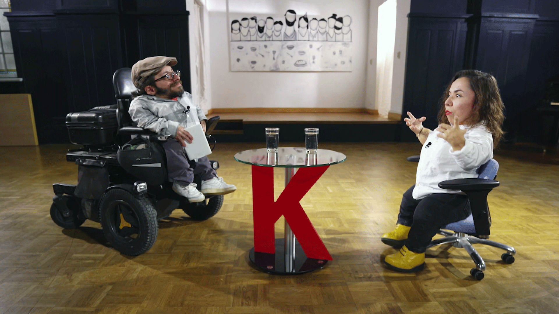 Mit Gebärdensprache - Was es bedeutet eine Frau UND behindert zu sein?