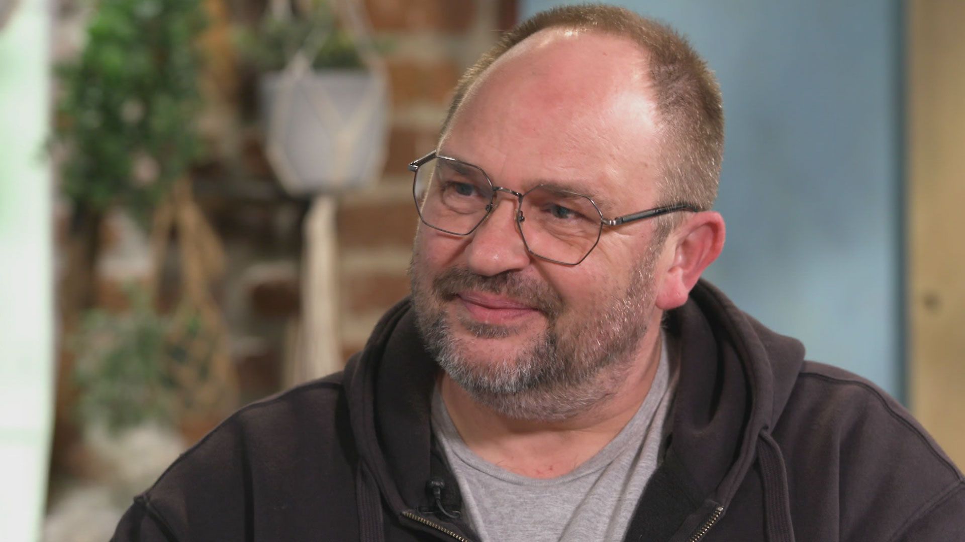 Leichte Sprache: S13E04: Detlef sucht seinen Bruder