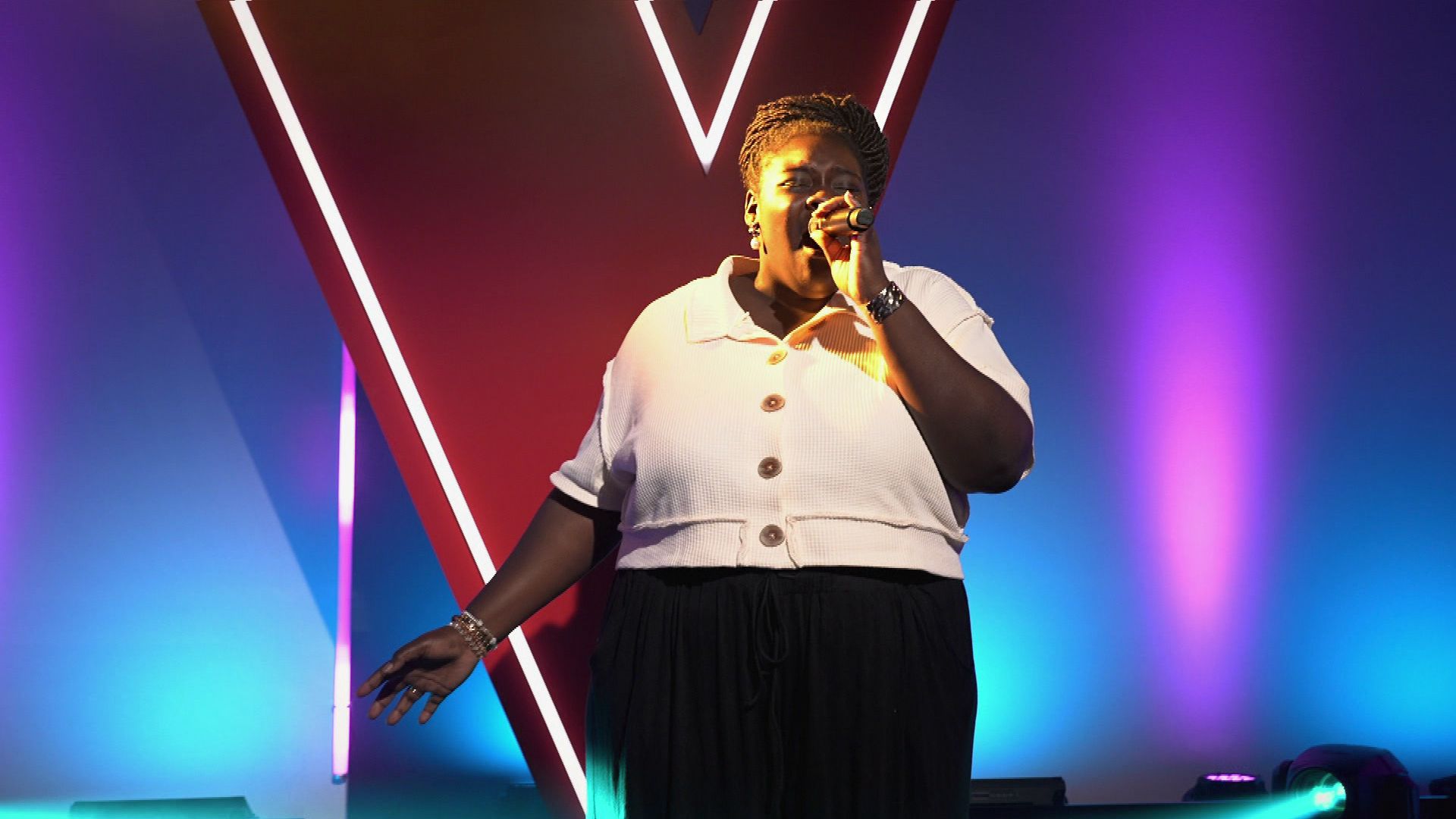 Wunderschön! Joelisa Serwah André begeistert mit "Love In The Dark" von Adele