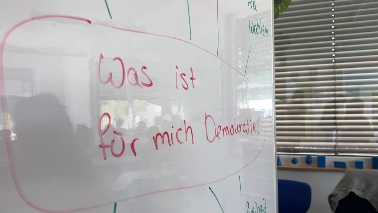Minister für Jugend und Demokratie: Was Jugendliche von Manuel Knoll erwarten