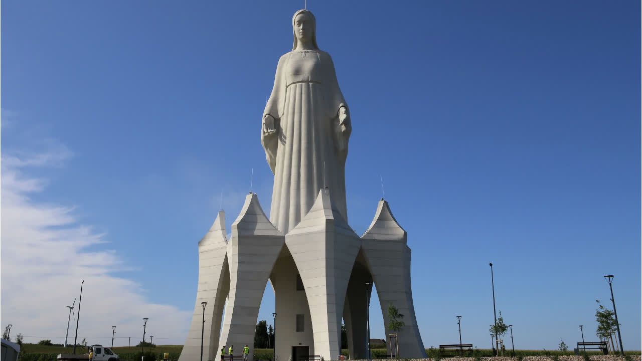 Polen errichtet gigantische Marienstatue