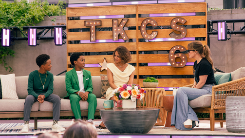 The Kelly Clarkson Show The Kelly Clarkson Show Folge 1: Halle Berry / Anthony B. Jenkins / Percy Daggs