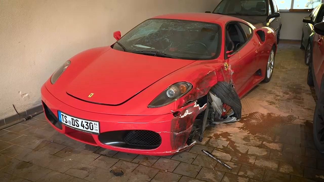 Ferrari nach Unfall bei Petting Schrott: 170.000 Euro Schaden