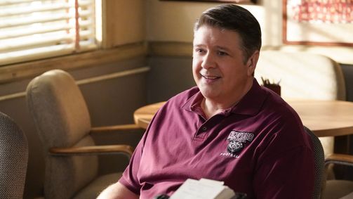 Young Sheldon Young Sheldon Folge 13: Missy rasiert und George verliert