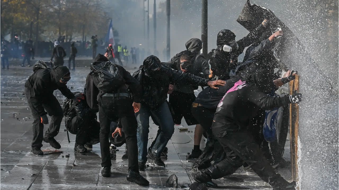 Frankreich: Heftige Krawalle bei Protesten