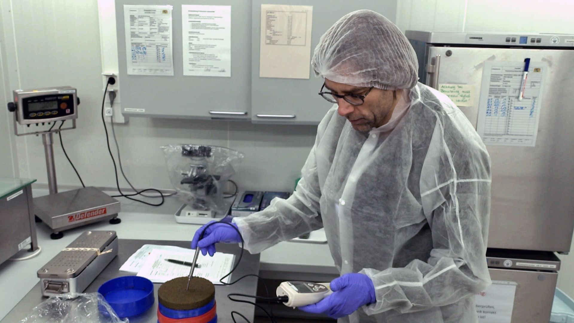 Thema u.a.: Ein Tierarzt, der regelmäßig Kaviar isst?  - Tierarzt am Flughafen