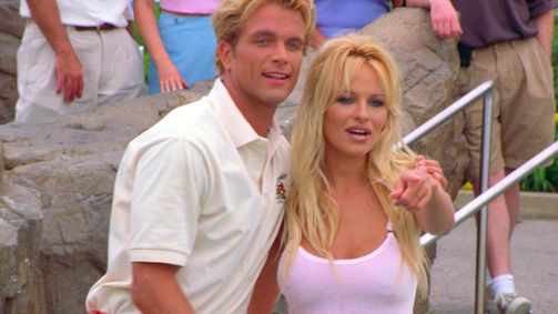 Baywatch - Die Rettungsschwimmer von Malibu Baywatch - Die Rettungsschwimmer von Malibu Folge 19: Caroline unter Anklage