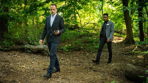 Elementary Elementary Folge 5: In den Wald