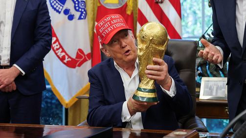 WM26 - DER FUSSBALL IM ABSEITS? WM26 - DER FUSSBALL IM ABSEITS? Folge 1: Zwischen Machtspielchen und Fußballfest
