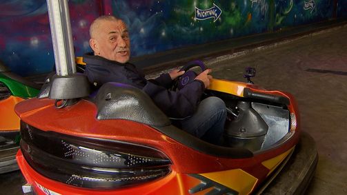 Mein Gemeindebau Österreich MEIN GEMEINDEBAU - ÖSTERREICH - 03. STAFFEL Folge 1: Staffel 3 Folge 1: Wixerl und Co melden sich zurück