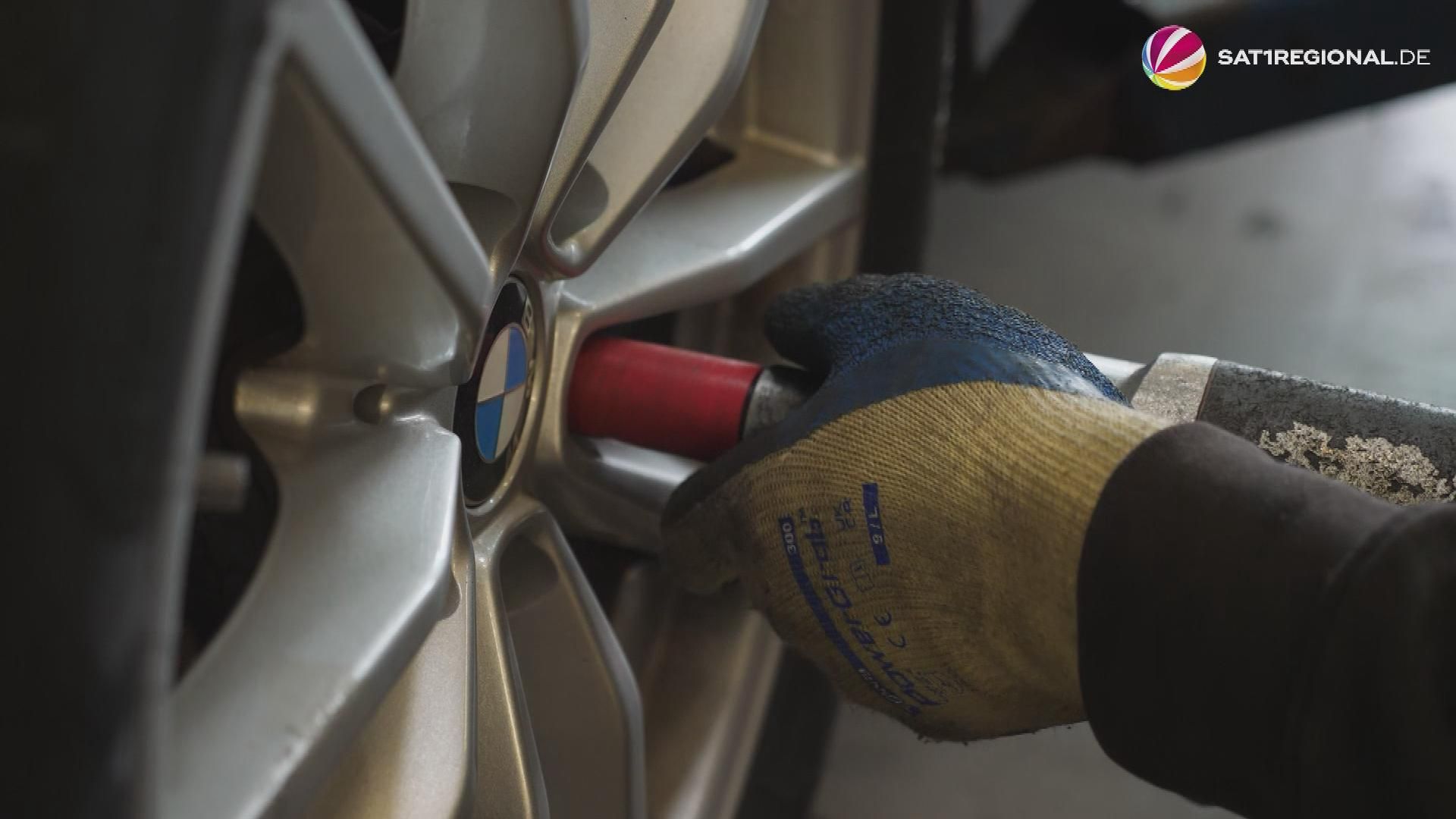 Sicheres Fahren im Winter: Das ist beim Auto-Check-Up wichtig