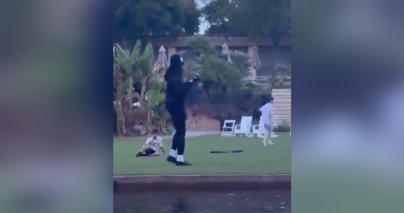 NFL-Legende wieder am Ball! Pässe am Pool