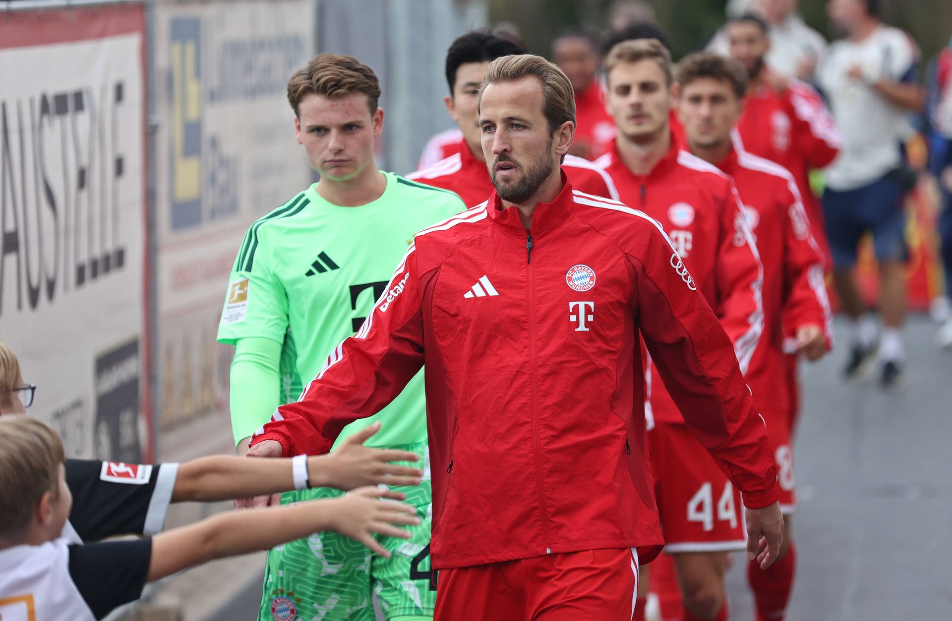 FC Bayern - Kompany über Elversbergs Baustellen-Kabine