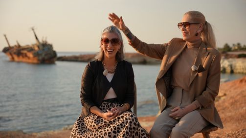 Zwischen Meer und Maloche - Arbeiten, wo andere Urlaub machen Zwischen Meer und Maloche - Arbeiten, wo andere Urlaub machen Folge 1: Auswandern wie Sarah Kern: Zwei Familien und ihr Neustart unter Palmen