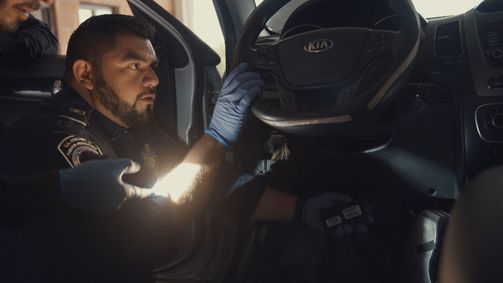 Border Patrol USA - Einsatz an Mexikos Grenze Border Patrol USA - Einsatz an Mexikos Grenze Folge 8: Ein Chassis voller Meth
