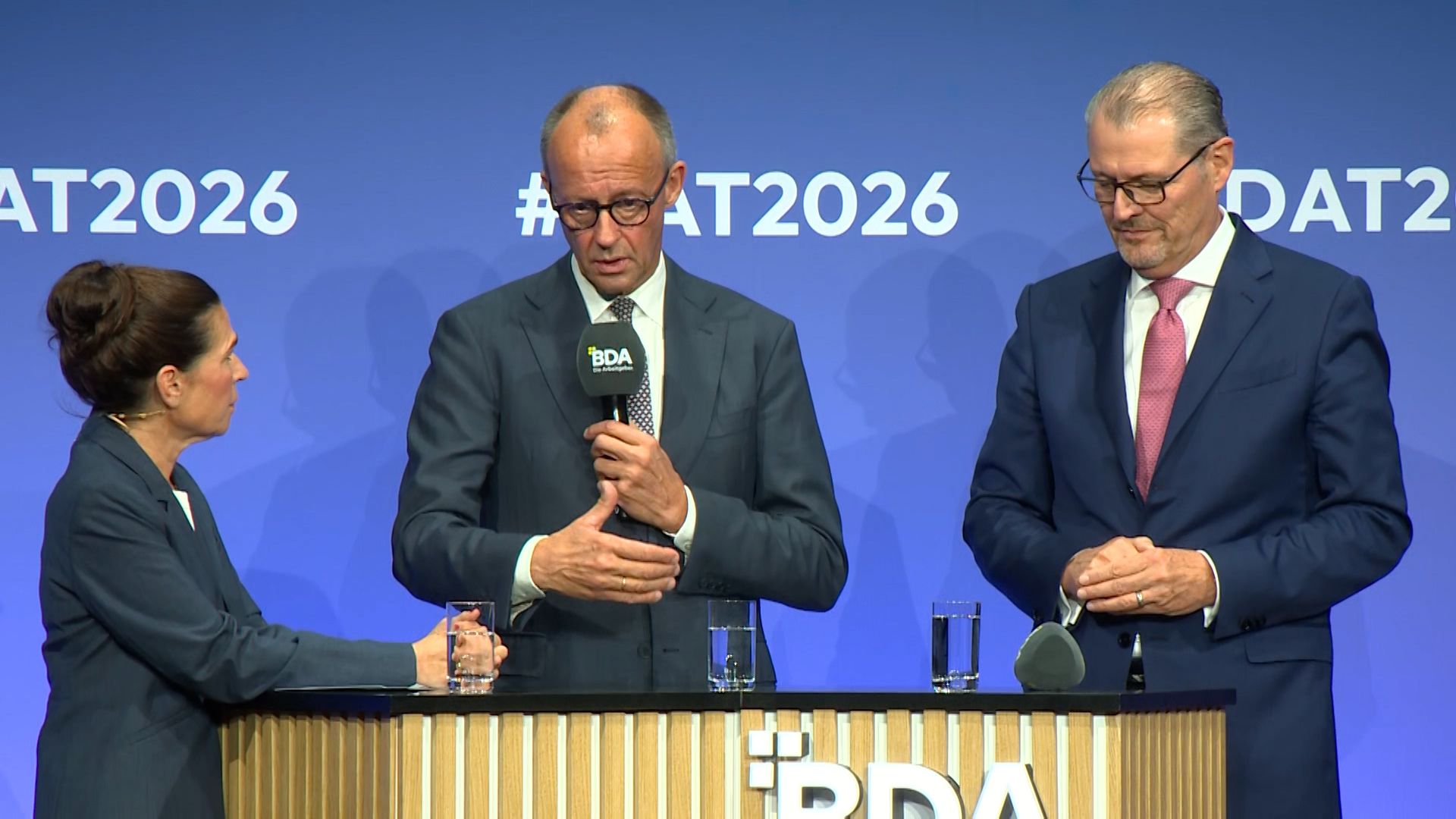 Bundeskanzler Merz fordert Tempo von Schweitzer