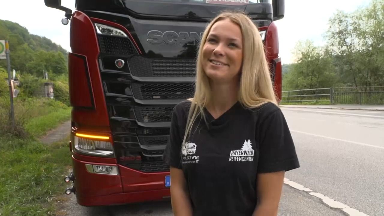 Traumberuf LKW-Fahrerin: Niederbayerin begeistert 200.000 Menschen im Netz