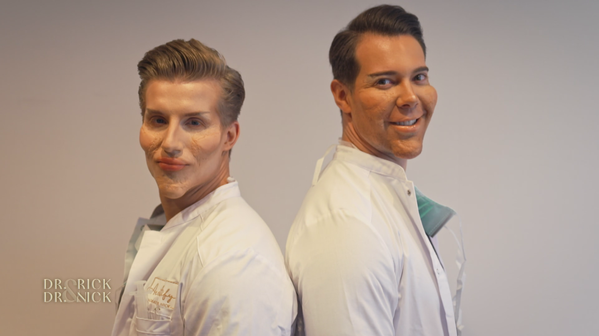 Volle Lippen, unterspritze Wangen: Dr. Rick und Dr. Nick feiern Karneval