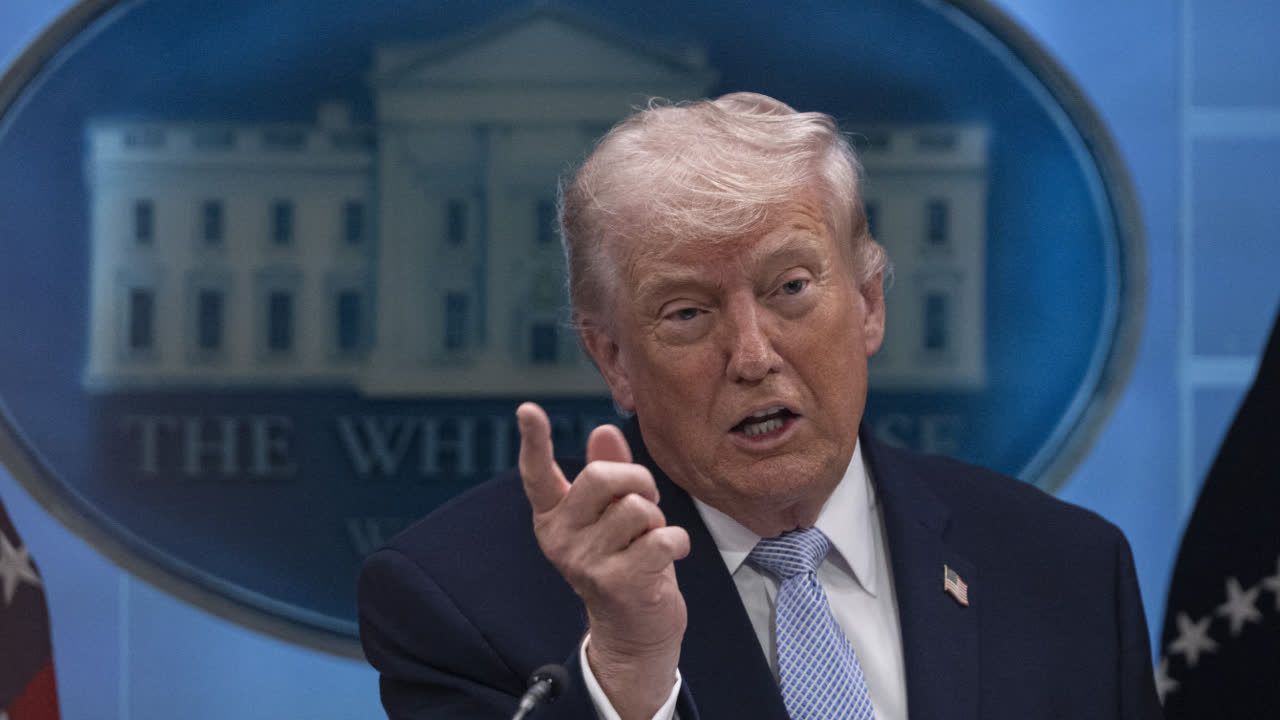 Trump droht Iran mit "völliger Zerstörung"
