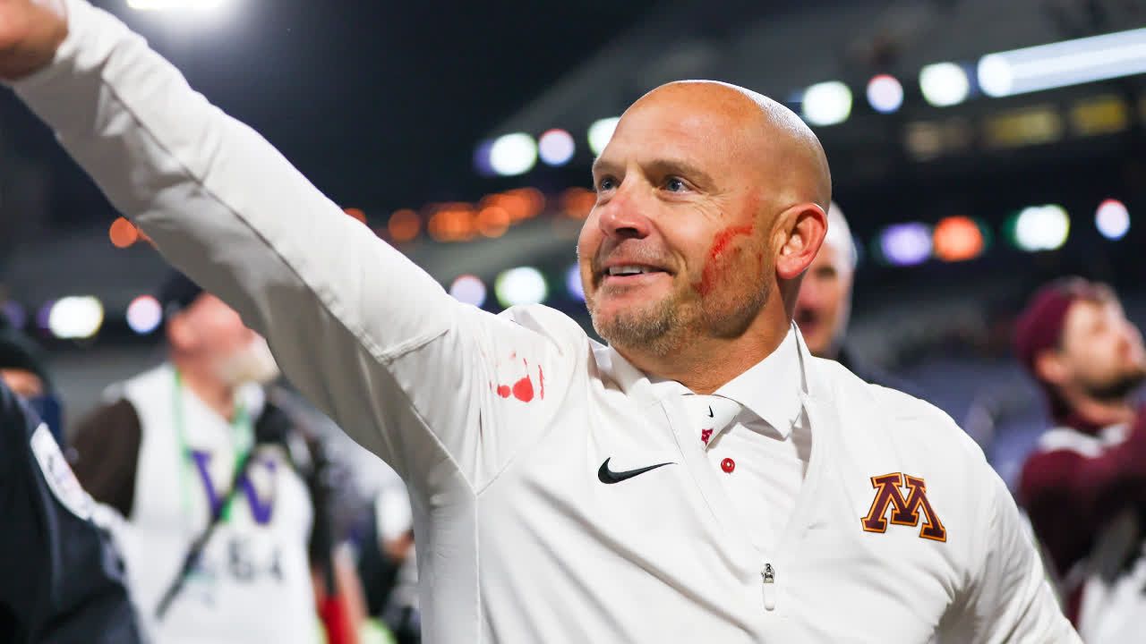 College-Coach martialisch! Jubel-Szene wird  zum Schocker