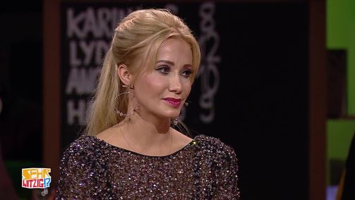 Sehr witzig!? Sehr witzig!? Folge 16: Sehr witzig!? Der Witze-Stammtisch vom 29.04.2019 - Karina Sarkissova