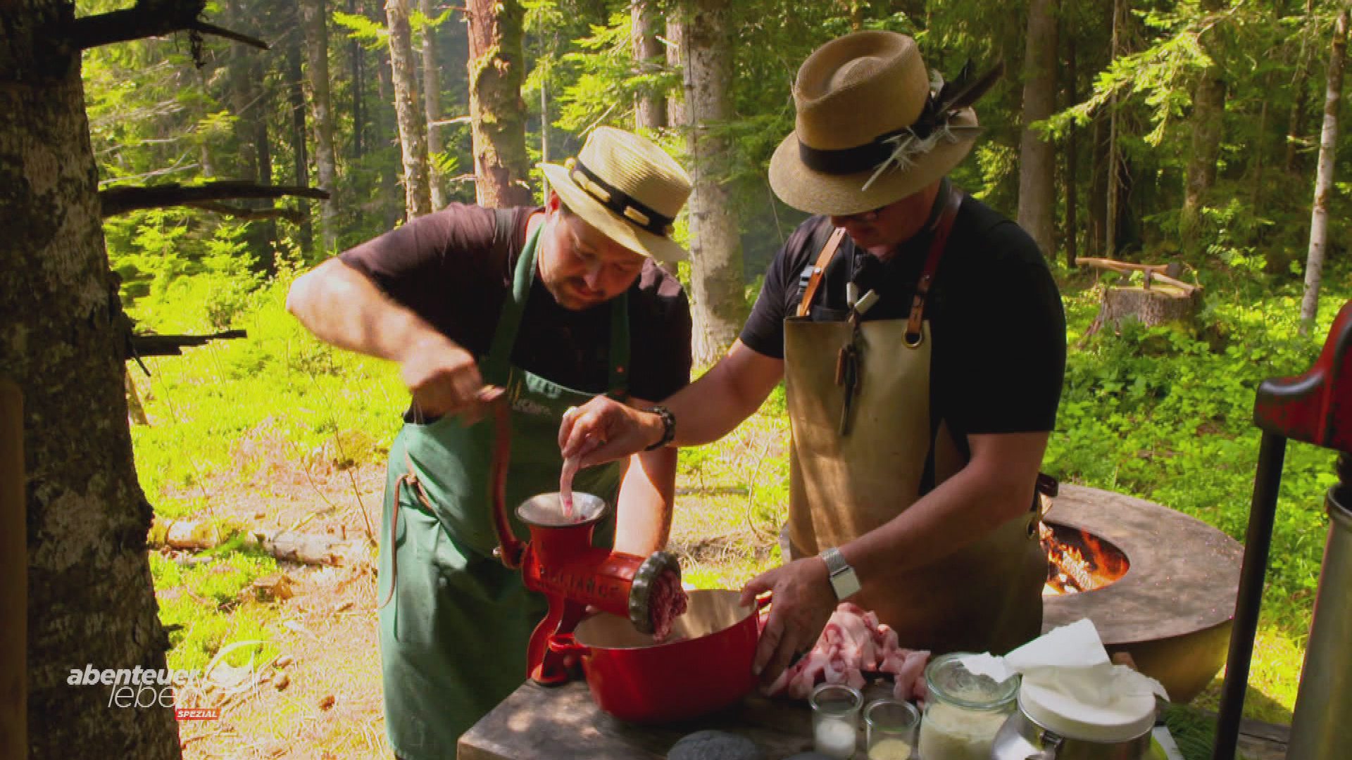Wahre Typen: Flugzeug im Vorgarten, Waldküche & Bierflaschen-Rekord