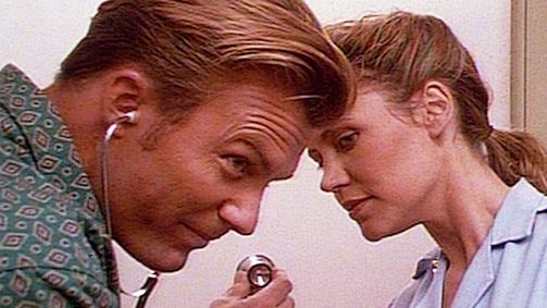 Die fliegenden Ärzte Die fliegenden Ärzte Folge 9: Absturz in die Liebe