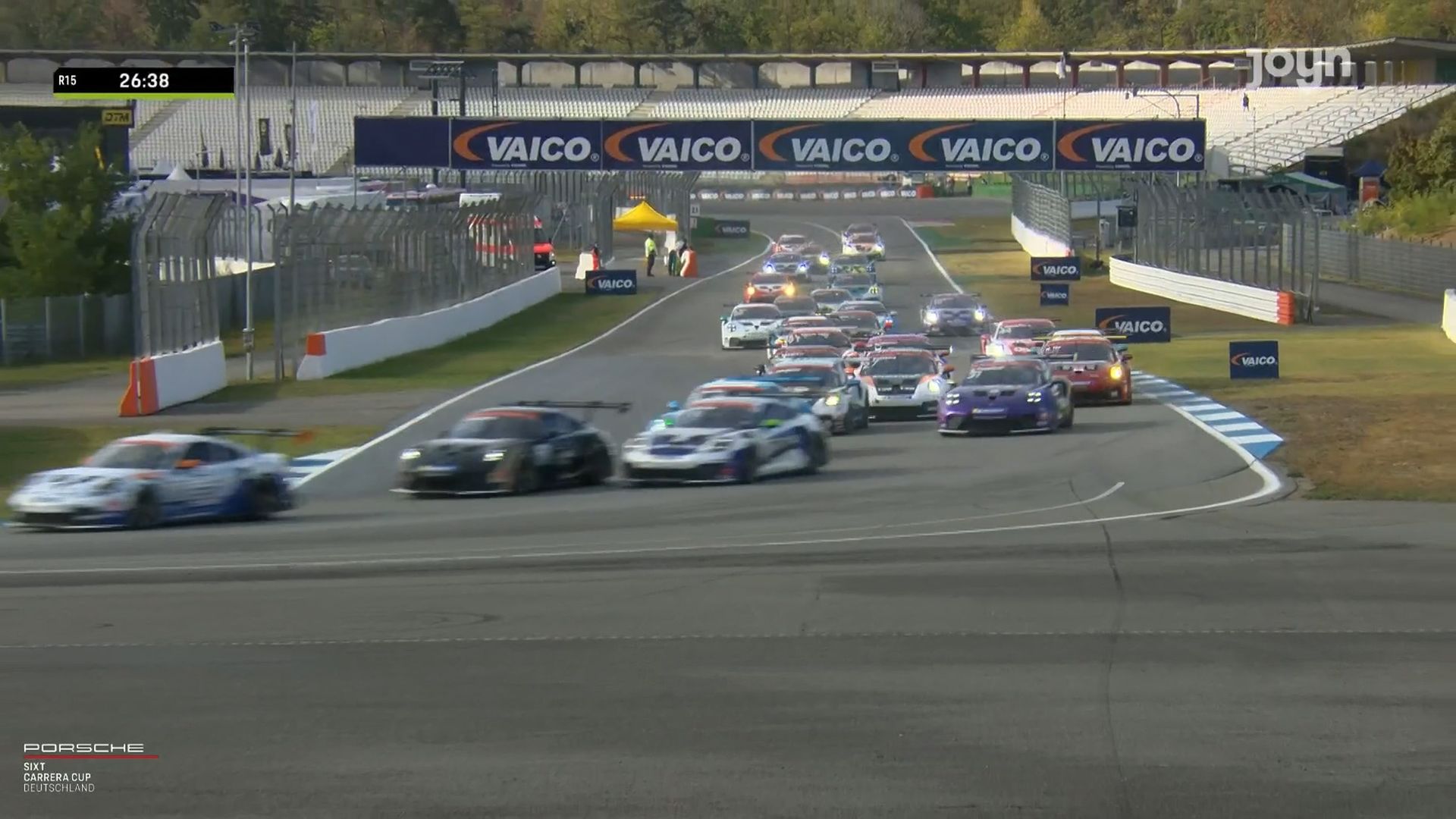 Porsche Sixt Carrera Cup 2026: Titel-Favorit mit wilder Aufholjagd