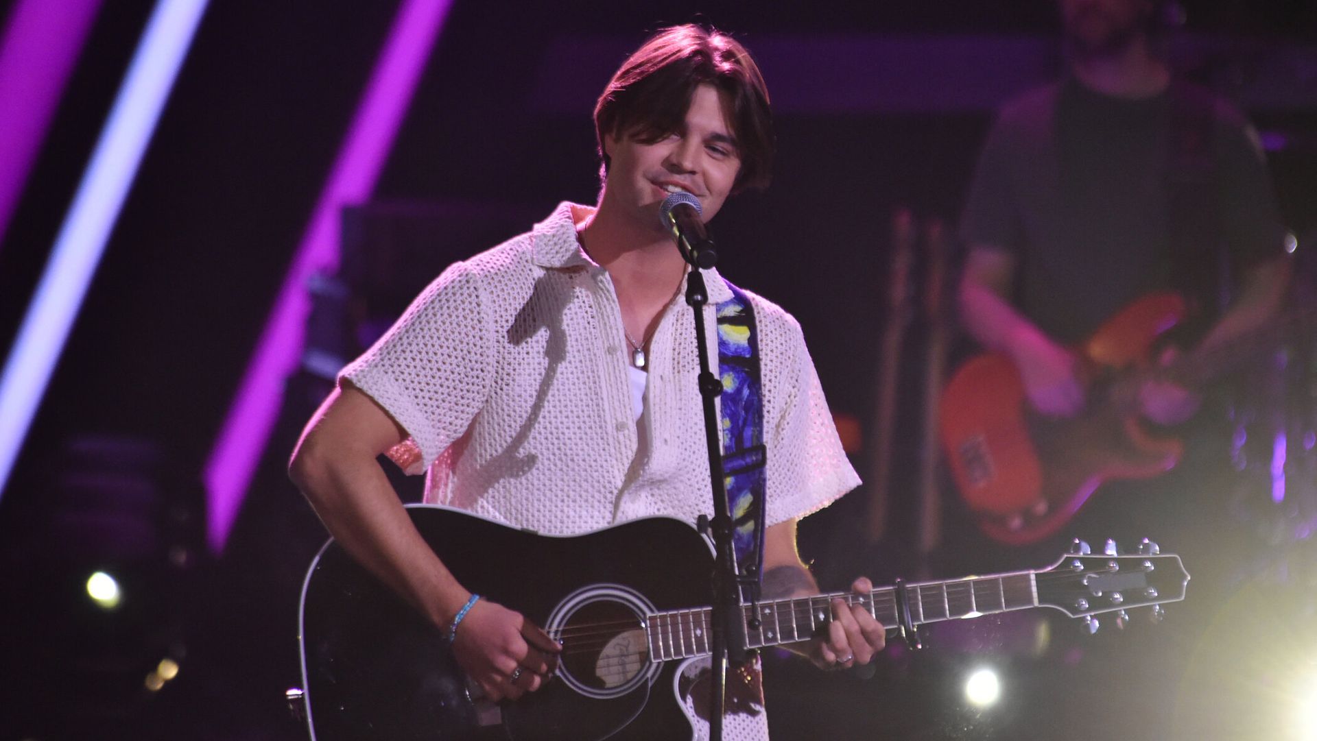 Allstar Linus Bruhn kehrt zu "The Voice" zurück und überzeugt mit "July"