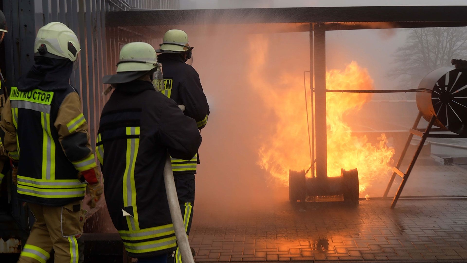 Rundflüge, Feuerwehr und Werkstattstress: Großprojekte überall