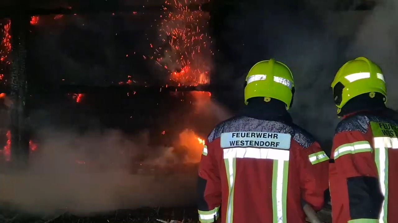 Großbrand im Allgäu: Scheune brennt komplett nieder