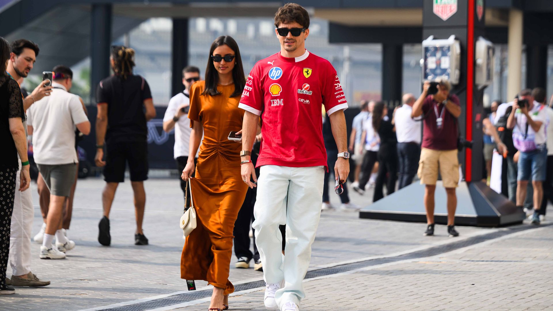 Formel 1: Charles Leclerc heiratet traumhaft - Hund im Smoking