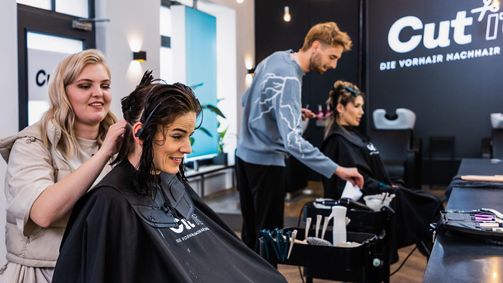 Cut it - Die VorHAIR NachHAIR Show CUT IT - DIE VORHAIR NACHHAIR SHOW - 03. STAFFEL Folge 3: Mut zur Farbe und Locken-Drama