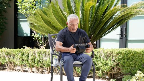 Cesar Millan: Better Human Better Dog - Bessere Menschen, bessere Hunde Cesar Millan: Better Human Better Dog - Bessere Menschen, bessere Hunde Folge 8: Sozialisationsprobleme