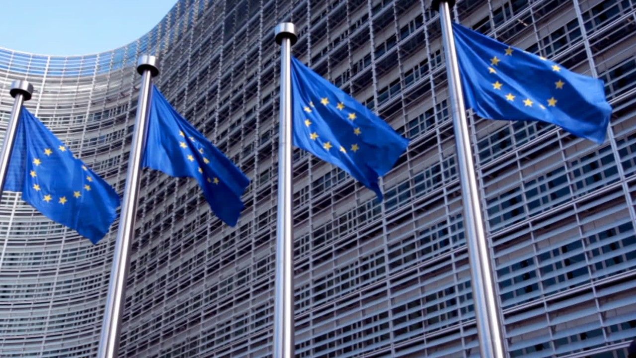 EU ermittelt gegen US-Plattformen