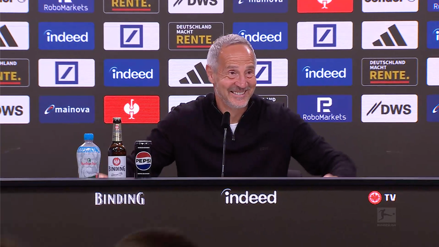 Eintracht Frankfurt: ALARM! Hütter muss Pressekonferenz abbrechen