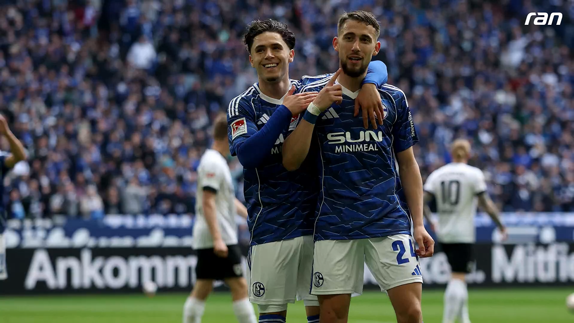 2. Bundesliga: Schalke-Gala lässt Fans träumen - "Nächstes Jahr wieder in Porto"